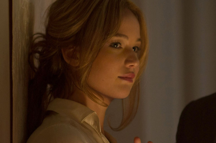 Edgar Ramirez, Jennifer Lawrence and Robert De Niro in JOY.