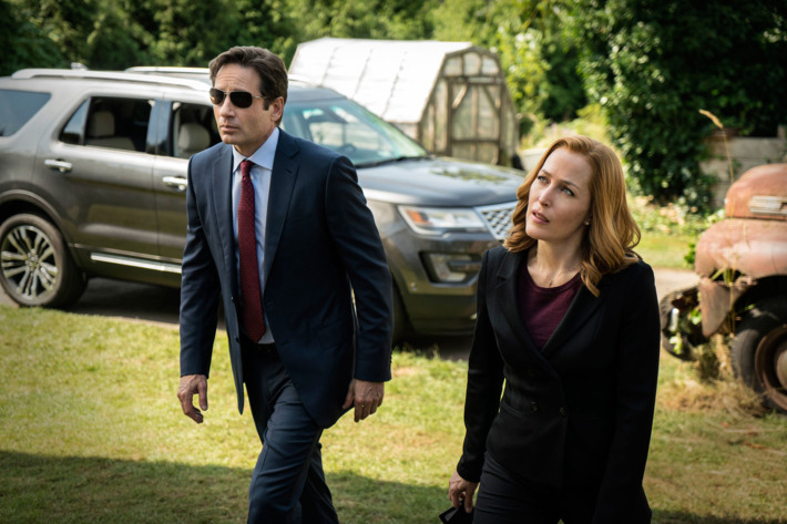 THE X-FILES: L-R: David Duchovny and Gillian Anderson in the "Founder's Mutation season premiere, part two, episode of THE X-FILES airing Monday, Jan. 25 (8:00-9:00 PM ET/PT) on FOX. ©2016 Fox Broadcasting Co. Cr: Ed Araquel/FOX