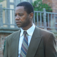 THE PEOPLE v. O.J. SIMPSON: AMERICAN CRIME STORY "The Race Card" Episode 105 (Airs Tuesday, March 1, 10:00 pm/ep) -- Pictured: (l-r) Sterling K. Brown as Christopher Darden, Cuba Gooding, Jr. as O.J. Simpson. CR: Ray Mickshaw/FX