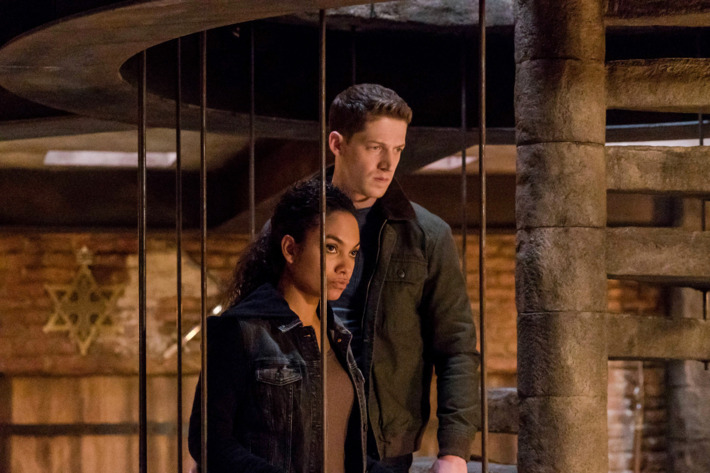 L-R: Lyndie Greenwood and Zach Appelman in the "Dawn’s Early Light" episode of SLEEPY HOLLOW airing Friday, March 25.