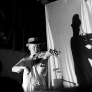 08/11/98 - Slug: ST/Conrad Date: 8/11/98 DS Photog: Larry Morris TWP The Black Cat nightclub, 1831 1