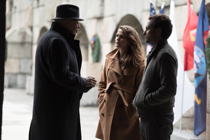THE AMERICANS -- "Persona Non Grata" Episode 413 (Airs, Wednesday, June 8, 10:00 pm/ep) -- Pictured: (l-r) Frank Langella as Gabriel, Keri Russell as Elizabeth Jennings, Matthew Rhys as Philip Jennings . CR: Ali Goldstein/FX