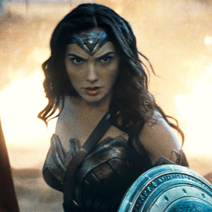 (l-r) Henry Cavill as Superman, Gal Gadot as Wonder Woman and Ben Affleck as Batman in BATMAN V SUPERMAN: DAWN OF JUSTICE. ©Warner Bros. Entertainment.