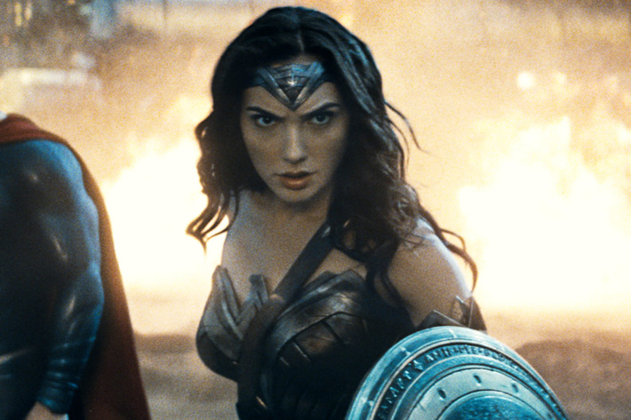 (l-r) Henry Cavill as Superman, Gal Gadot as Wonder Woman and Ben Affleck as Batman in BATMAN V SUPERMAN: DAWN OF JUSTICE. ©Warner Bros. Entertainment.