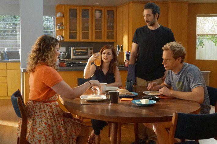 YOU'RE THE WORST -- "Men Get Strong" -- Episode 304 (Airs Wednesday, September 21, 10:00 pm e/p -- Pictured: (l-r) Kether Donohue as Lindsay Jillian, Aya Cash as Gretchen Cutler, Desmin Borges as Edgar Quintero, Chris Geere as Jimmy Shive-Overly. CR: Byron Cohen/FX