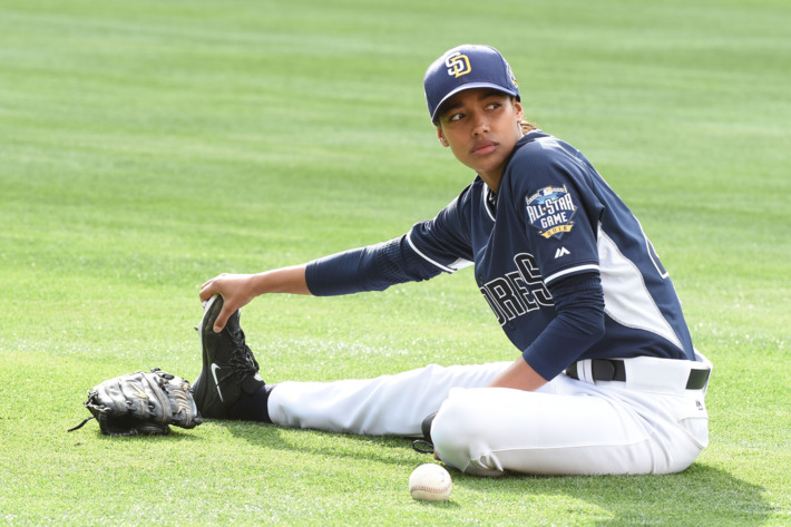 PITCH: Kylie Bunbury in the all-new “Pilot” series premiere episode of PITCH airing Thursday, Sept. 22 (8:59-10:00 PM ET/PT) on FOX. CR: Tommy Garcia / FOX. © 2016 FOX Broadcasting Co.