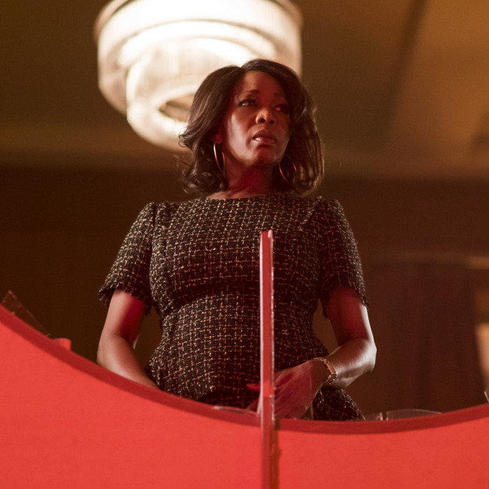 Alfre Woodard as Mariah.