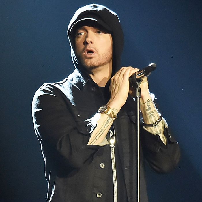 Review: Eminem Kamikaze Album
