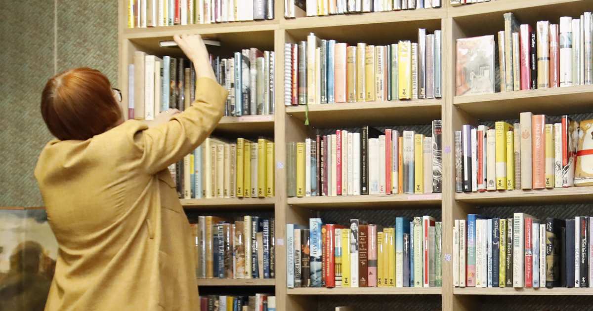 www milkmansbook com