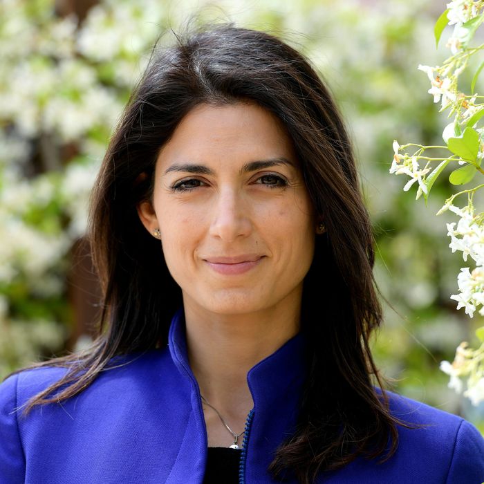 5 facts to know about Virginia Raggi, Romes first female 