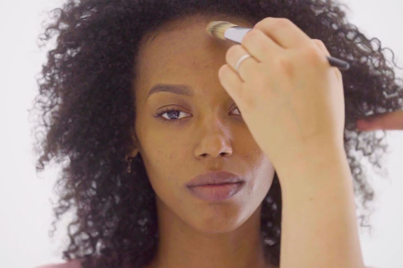 How To Do No Makeup Makeup For Darker Skin Tones