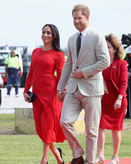 Meghan Markle and Prince Harry arriving in Tonga.