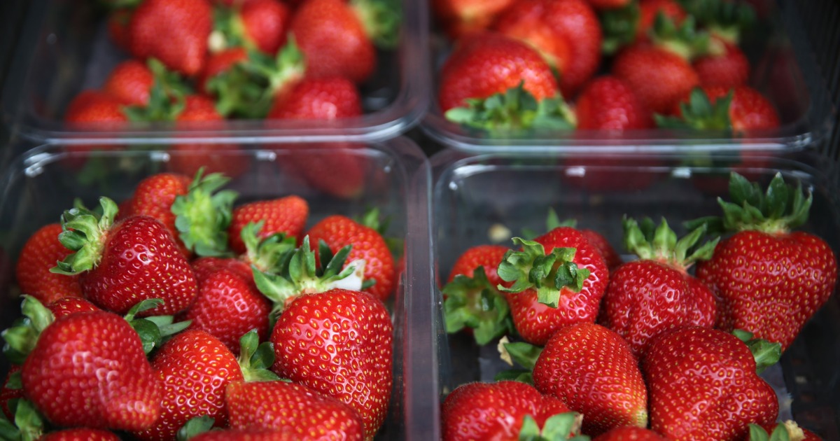 Police Captured Woman Suspected of Filling Strawberries with Needles