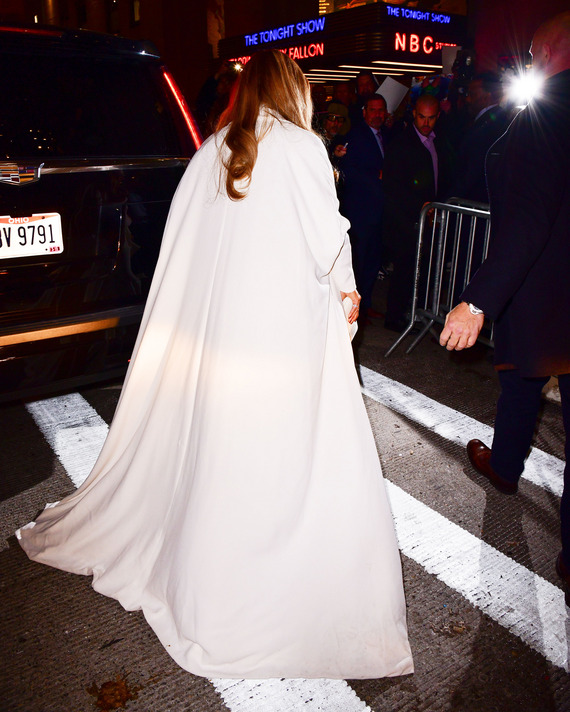 Jennifer Lopez wears Stephane Rolland coat