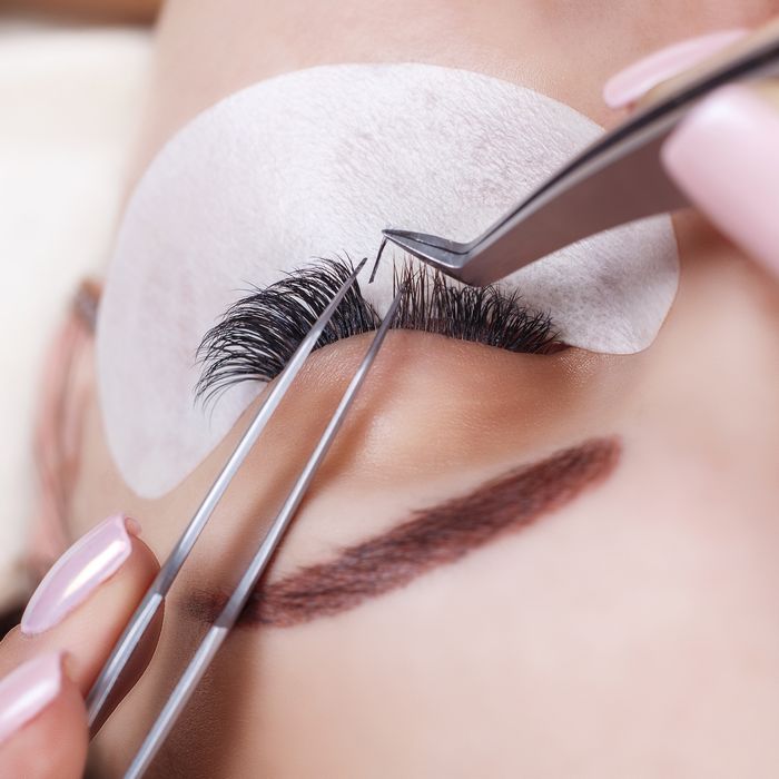 Eyelash Extensions: How Long Do Eyelash Extensions Last?