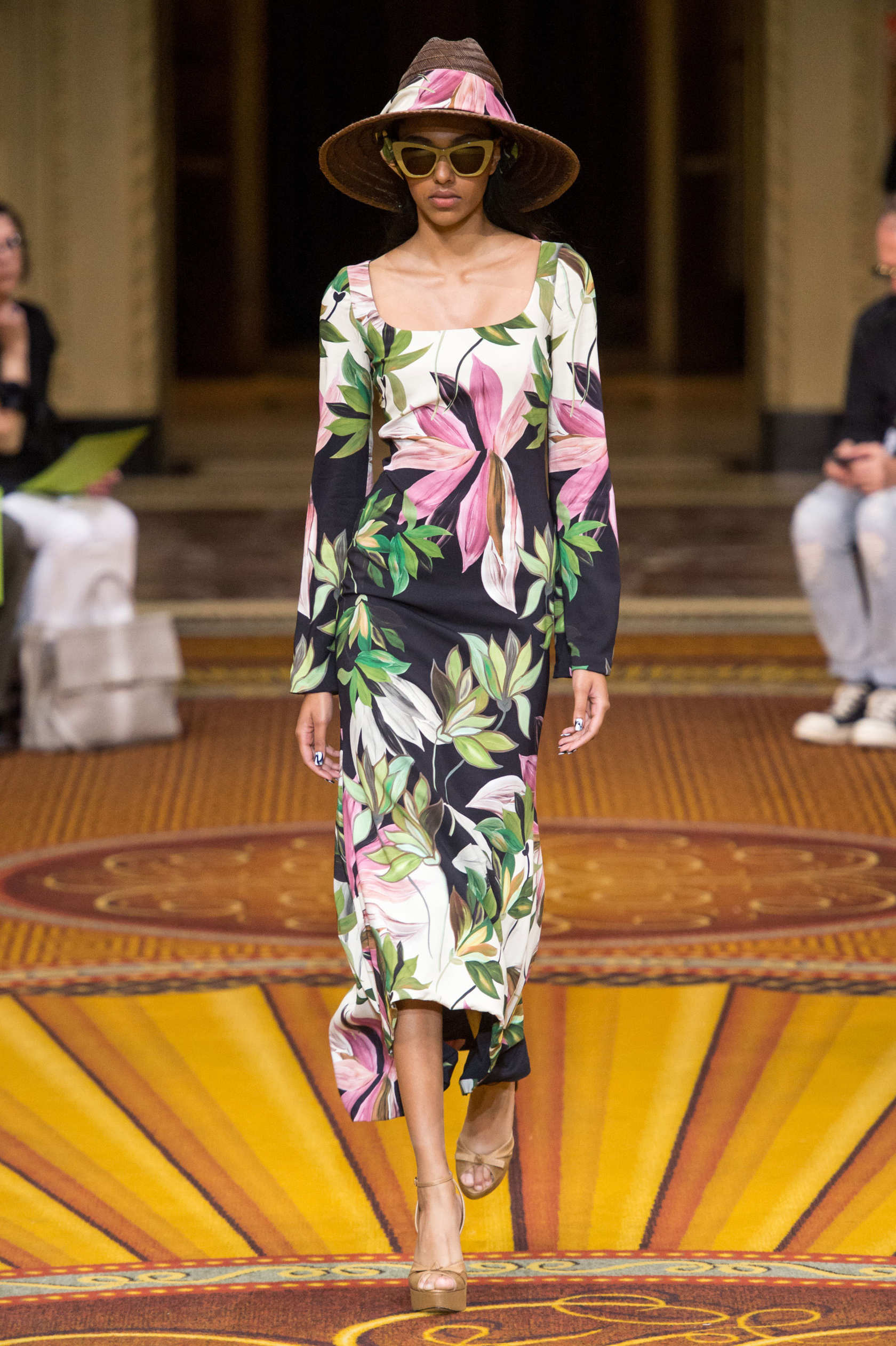 Watch Christian Siriano Spring 2019 RTW Collection at NYFW video Watch Christian Siriano Spring 2019 RTW Collection at NYFW video