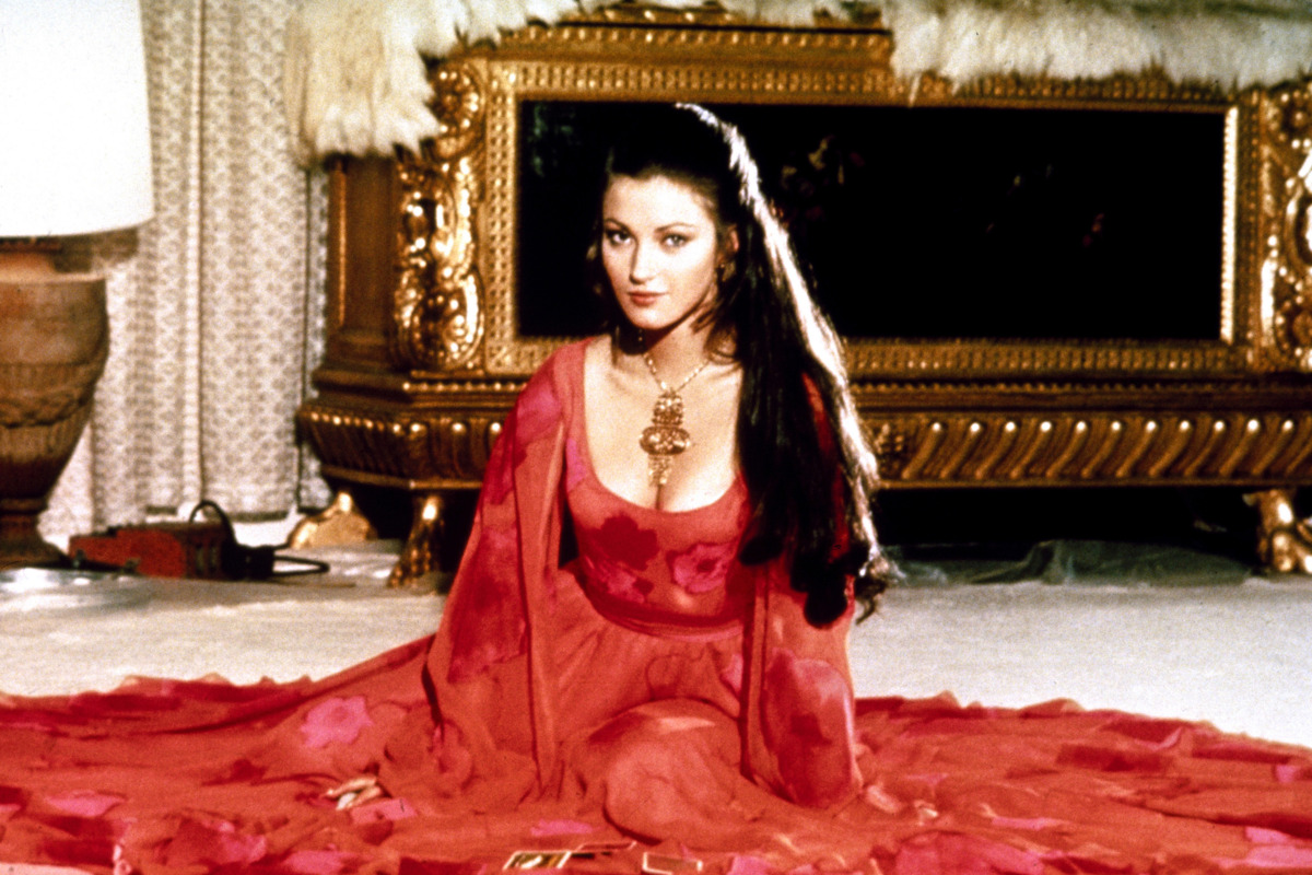 Jane Seymour As Solitaire In Live And Let Die 1973 The Best Bond 