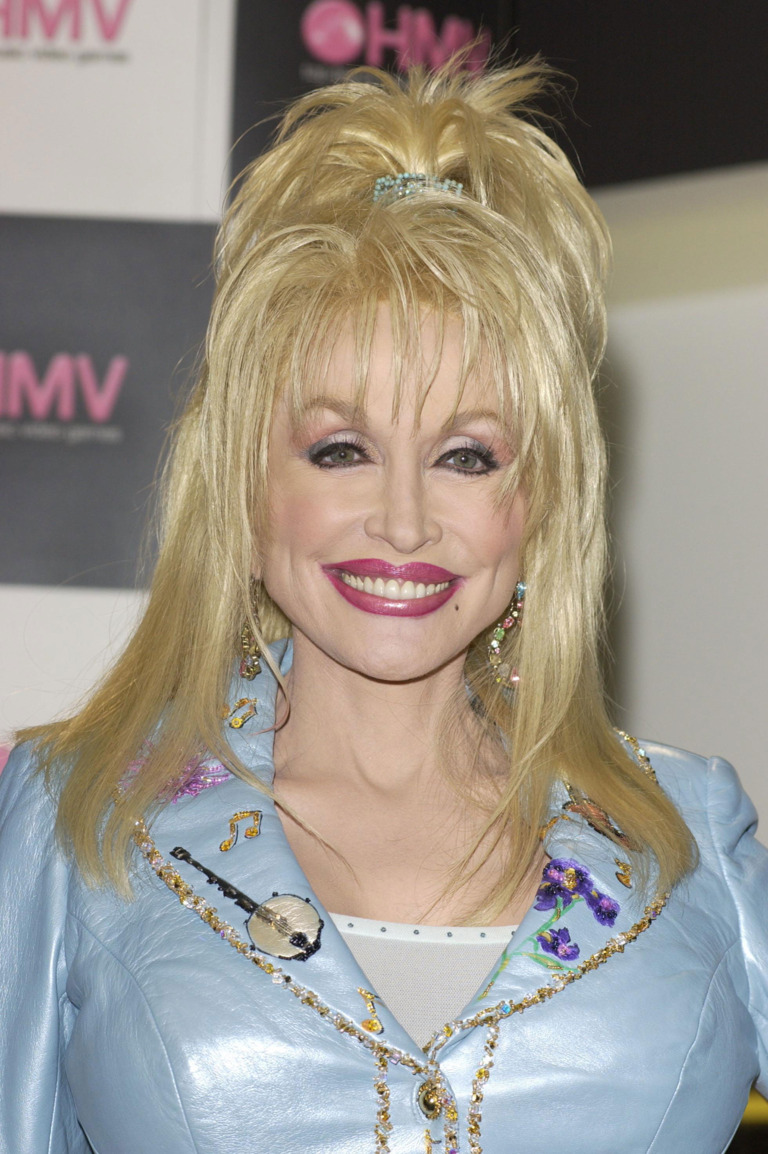 Dolly Partons Untold Story Of Self Acceptance And Natural Beauty - jdw4jv3