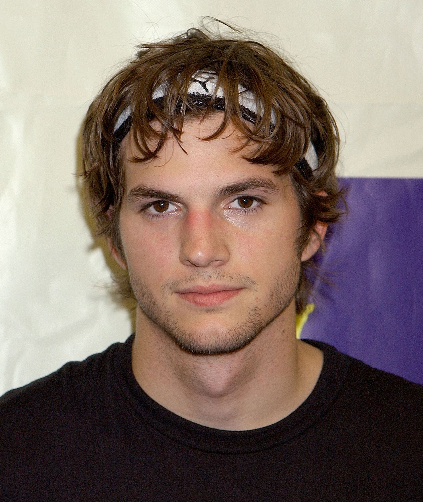March 2003 Ashton Kutcher Hair History The Cut