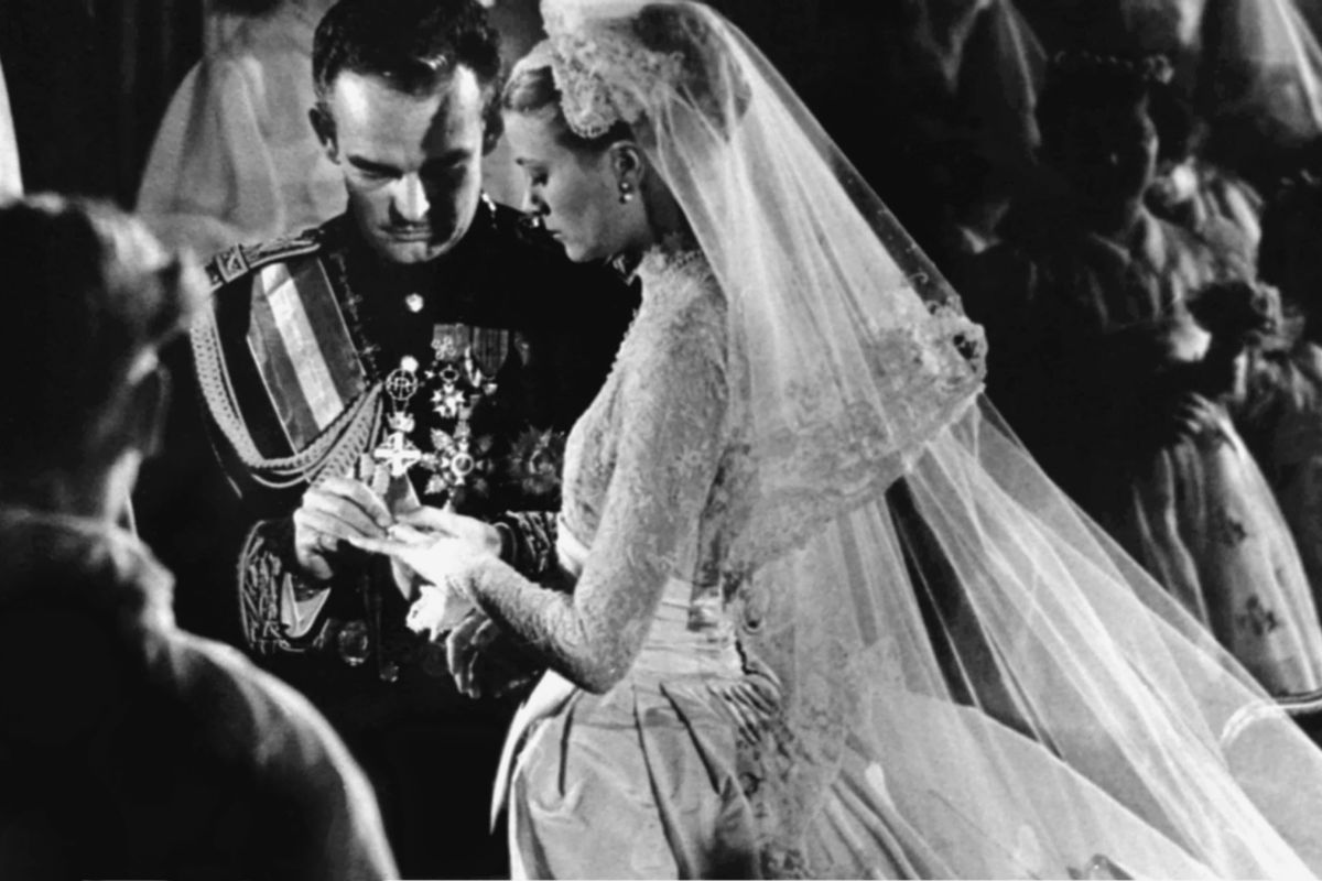 Prince Rainier Of Monaco and Grace Kelly, 1955 - The Wedding Dress ...